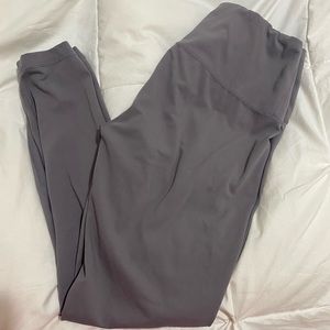 Purple cropped  leggings  size small